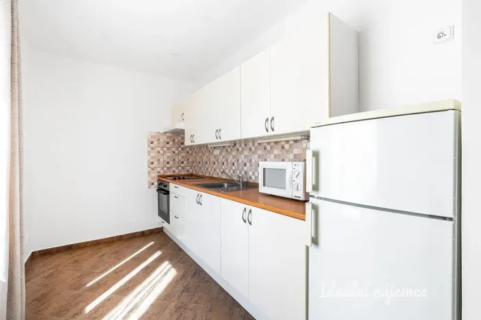 Pronájem bytu 2+kk, Praha - Vysočany, Spojovací, 47 m2