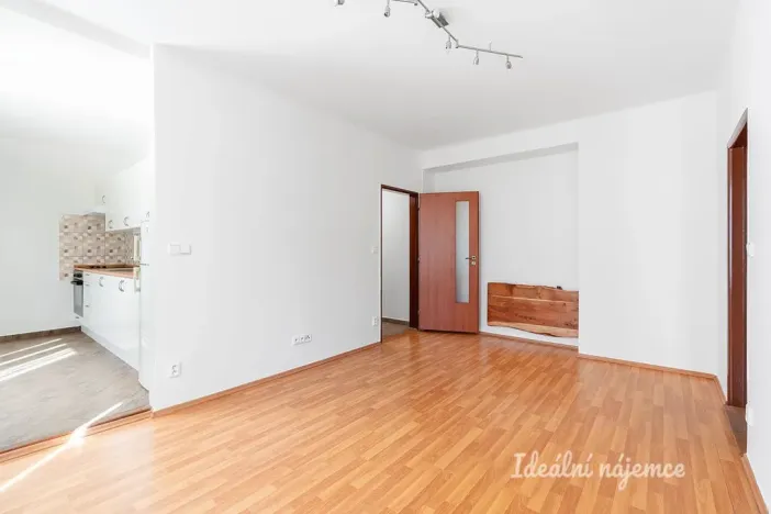 Pronájem bytu 2+kk, Praha - Vysočany, Spojovací, 47 m2