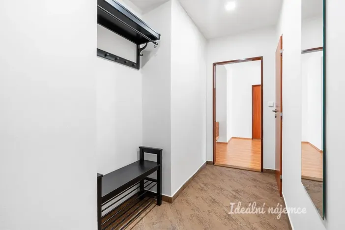 Pronájem bytu 2+kk, Praha - Vysočany, Spojovací, 47 m2