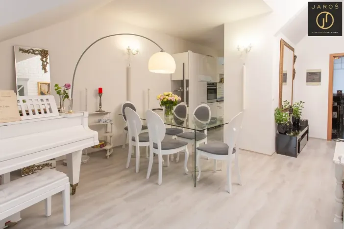 Prodej bytu 4+1, Karlovy Vary, Blahoslavova, 142 m2