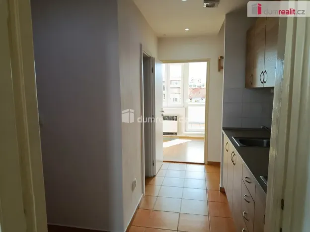 Pronájem bytu 2+kk, Praha - Vršovice, Novgorodská, 39 m2
