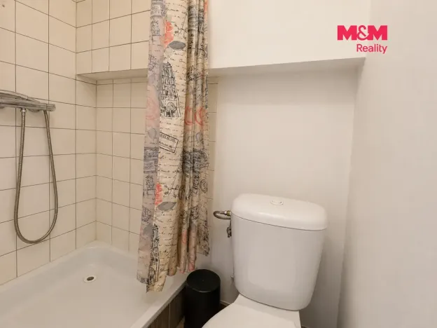 Pronájem, Kostelec nad Černými lesy - Kostelec nad Černými Lesy, náměstí Smiřických, 15 m2