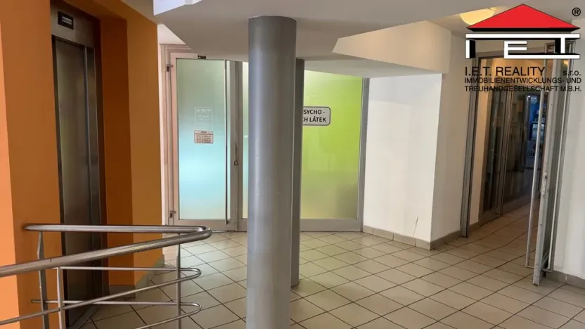 Pronájem obchodního prostoru, Brno, Masarykova, 30 m2