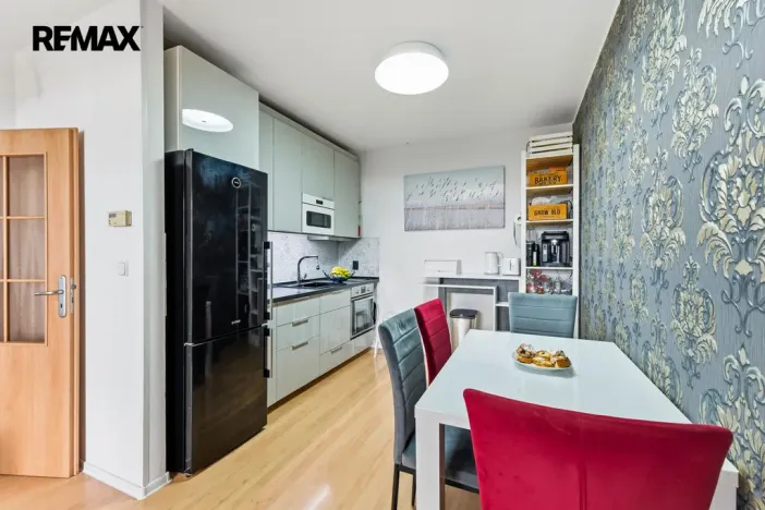 Prodej bytu 2+kk, Kamenice - Ládví, Benešovská, 60 m2