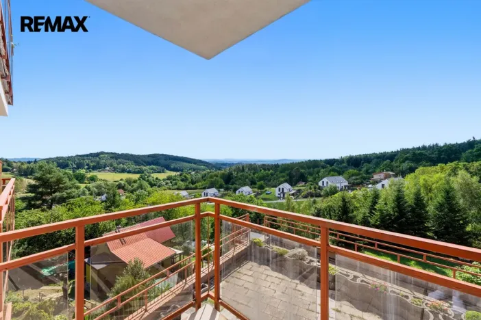 Prodej bytu 2+kk, Kamenice - Ládví, Benešovská, 60 m2