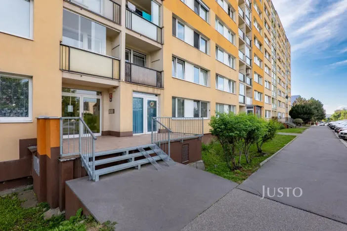 Pronájem bytu 3+kk, Praha - Petrovice, Rezlerova, 63 m2