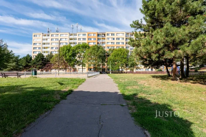 Pronájem bytu 3+kk, Praha - Petrovice, Rezlerova, 63 m2