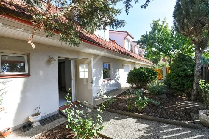 Pronájem rodinného domu, Praha - Dolní Chabry, Podhorská, 230 m2