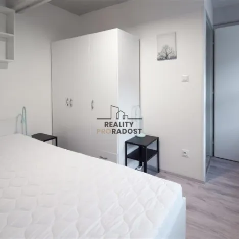 Pronájem bytu 2+1, Brno, Hybešova, 31 m2