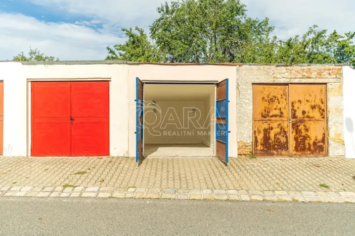 Pronájem garáže, Praha - Satalice, U Řempa, 13 m2