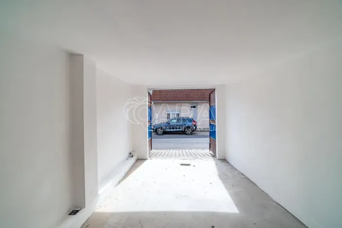 Pronájem garáže, Praha - Satalice, U Řempa, 13 m2