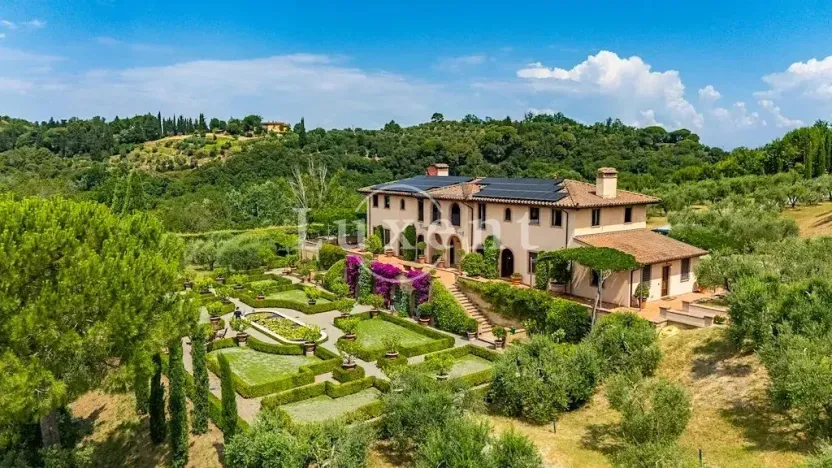 Prodej vily, Lucca, Itálie, 800 m2