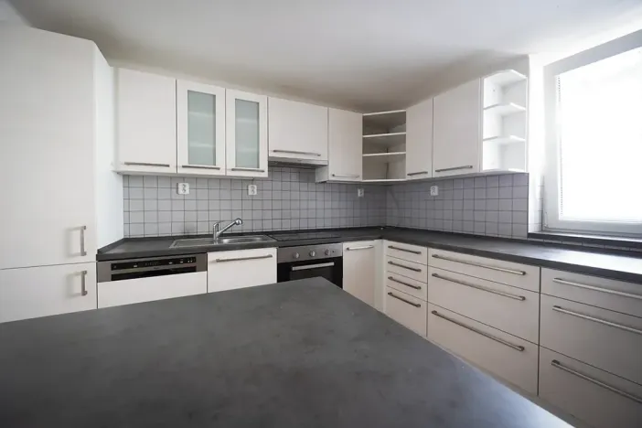 Prodej rodinného domu, Roštění, 450 m2