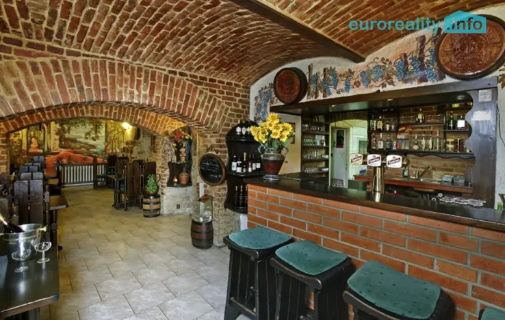 Pronájem restaurace, Mariánské Lázně, Hlavní třída, 144 m2