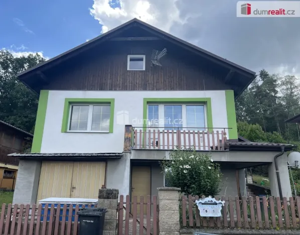 Prodej rodinného domu, Valašské Meziříčí - Bynina, 220 m2