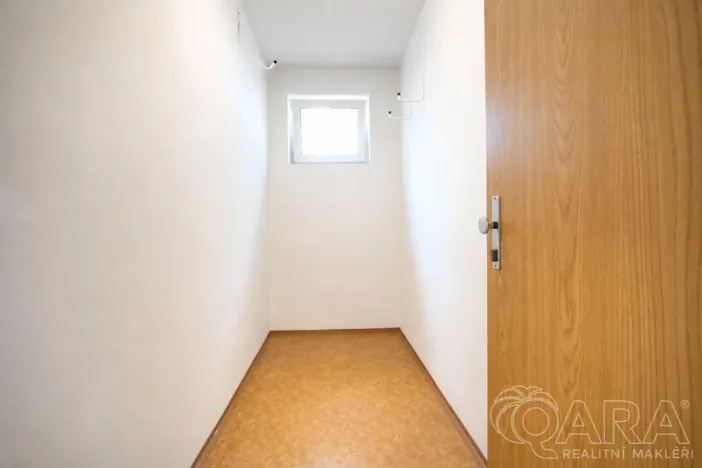Pronájem bytu 1+kk, Praha - Modřany, 38 m2