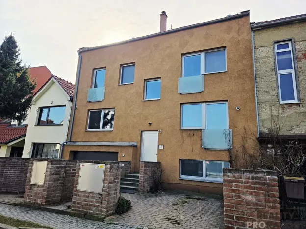 Pronájem bytu 1+kk, Brno, Rajhradská, 24 m2