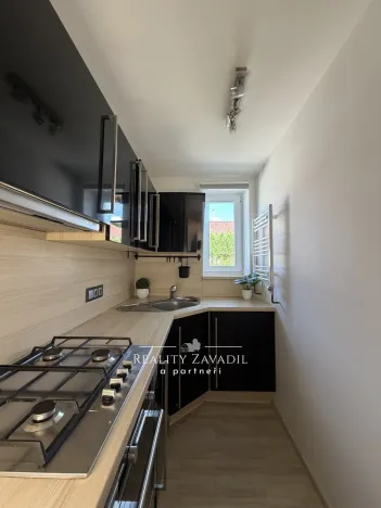 Prodej bytu 3+1, Pardubice, Sezemická, 58 m2