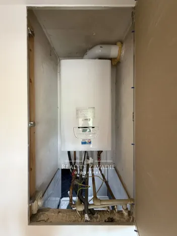 Prodej bytu 3+1, Pardubice, Sezemická, 58 m2