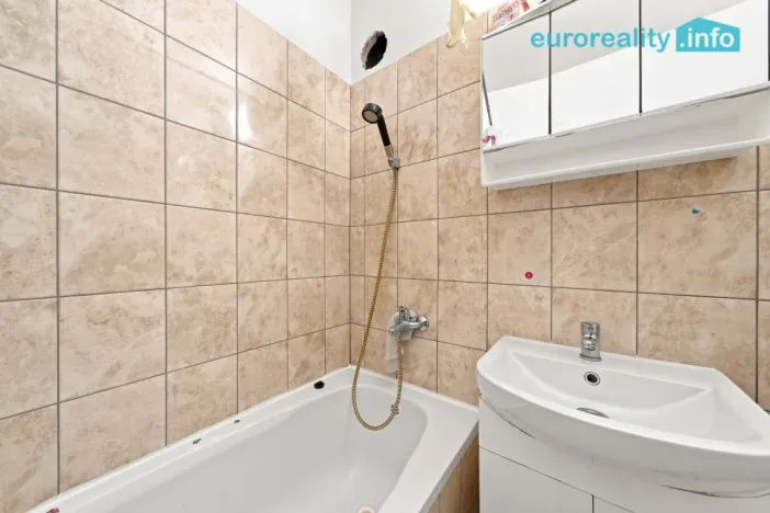 Prodej bytu 2+1, Stráž pod Ralskem, Máchova, 42 m2