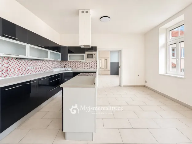 Prodej bytu 4+kk, Znojmo, U Brány, 95 m2