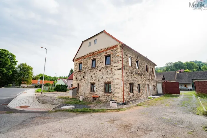 Prodej rodinného domu, Lužice, 233 m2