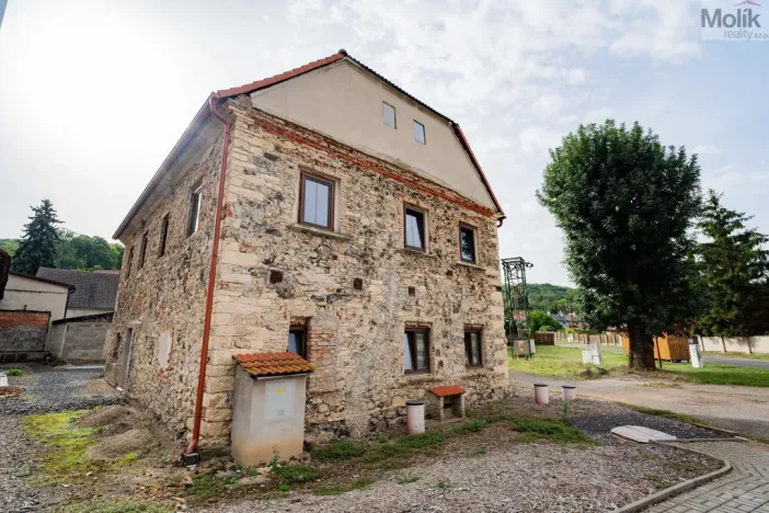 Prodej rodinného domu, Lužice, 233 m2