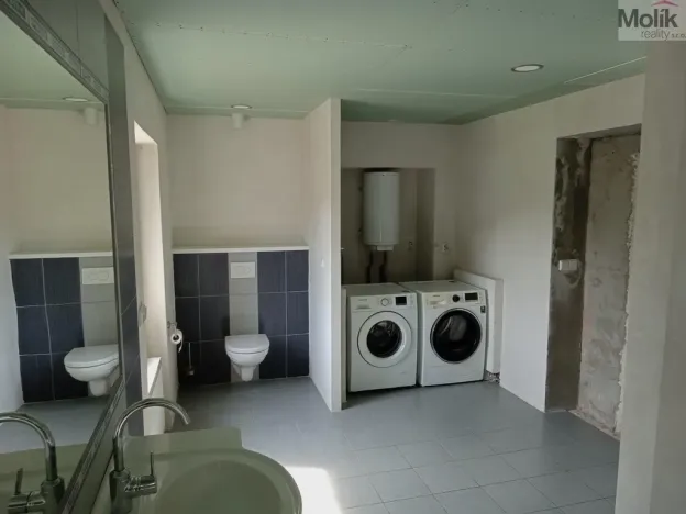 Prodej rodinného domu, Lužice, 233 m2