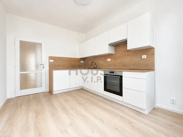 Prodej bytu 3+1, Praha, Sečská, 66 m2