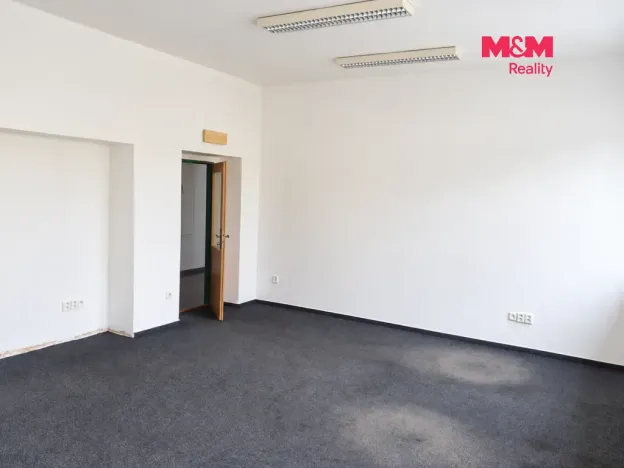 Pronájem kanceláře, Hradec Králové - Plotiště nad Labem, Koutníkova, 29 m2