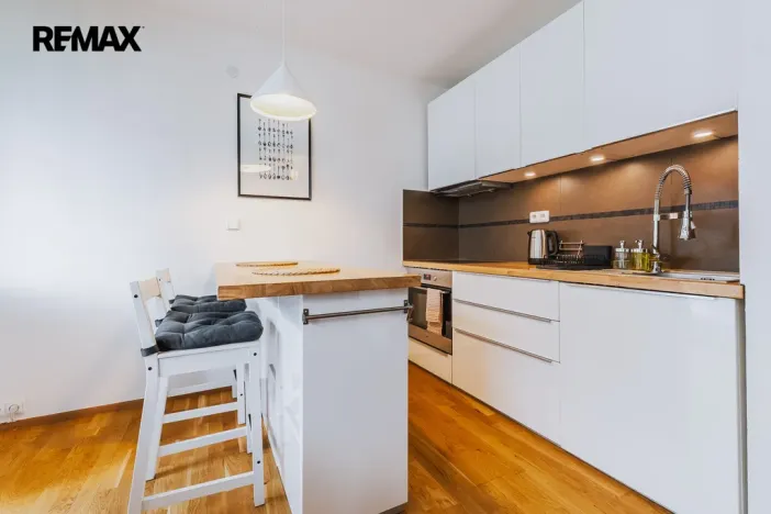 Pronájem bytu 1+kk, Praha - Hostivař, Strašnická, 35 m2