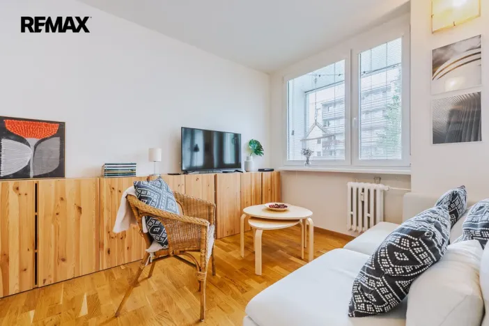 Pronájem bytu 1+kk, Praha - Hostivař, Strašnická, 35 m2