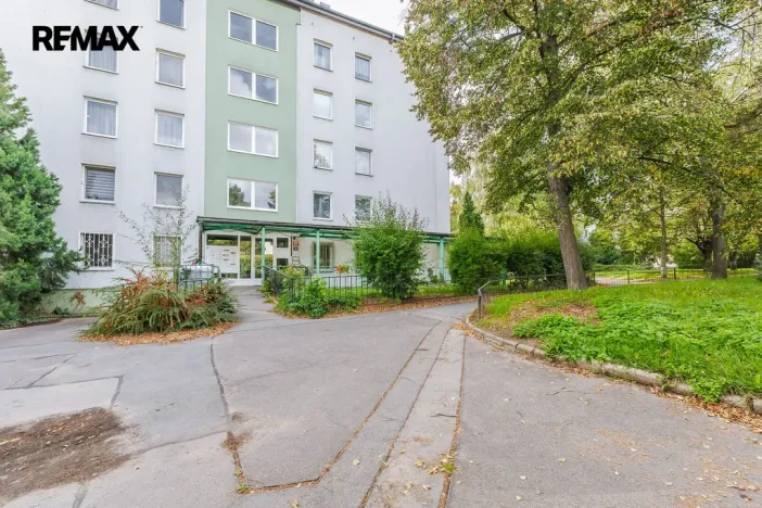 Pronájem bytu 1+kk, Praha - Hostivař, Strašnická, 35 m2