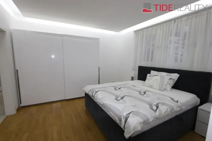Pronájem bytu 3+kk, Praha - Střešovice, Střešovická, 100 m2
