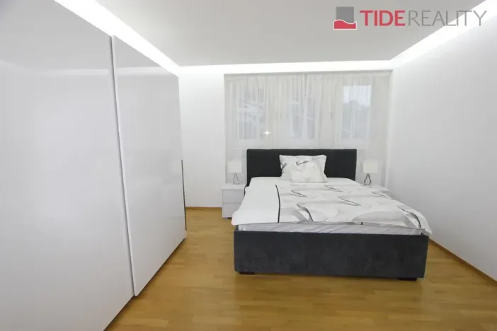 Pronájem bytu 3+kk, Praha - Střešovice, Střešovická, 100 m2