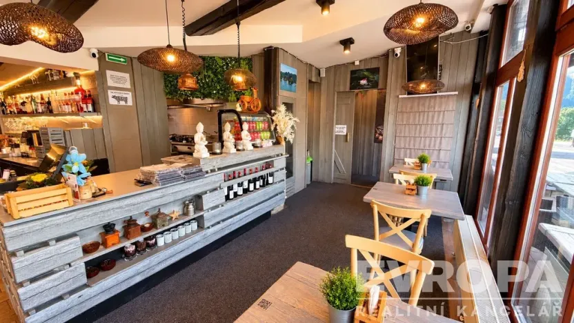 Prodej restaurace, Harrachov, 528 m2