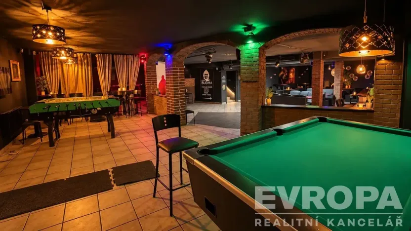 Prodej restaurace, Harrachov, 528 m2