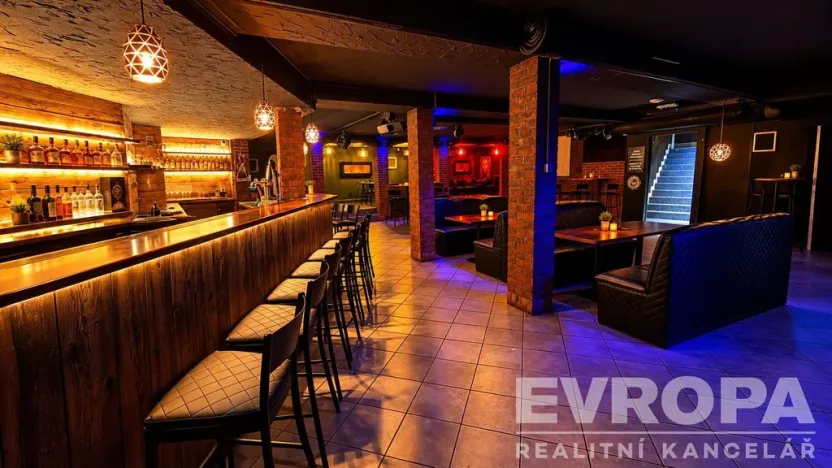 Prodej restaurace, Harrachov, 528 m2