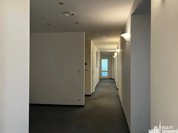 Pronájem kanceláře, Praha - Nové Město, Rumunská, 26 m2