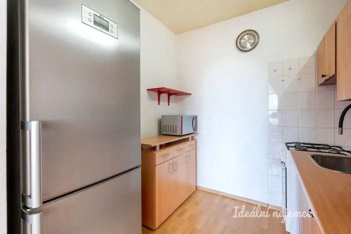 Pronájem bytu 2+kk, Praha - Prosek, Zárybská, 41 m2