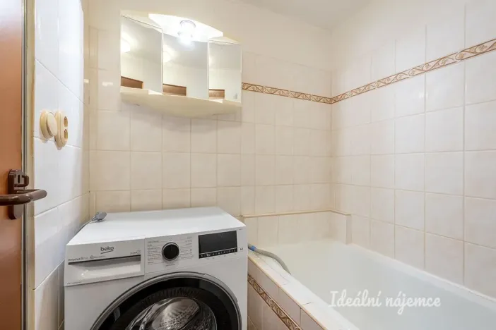 Pronájem bytu 2+kk, Praha - Prosek, Zárybská, 41 m2