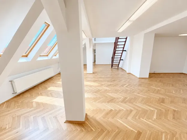 Pronájem kanceláře, Praha - Vršovice, Kodaňská, 150 m2