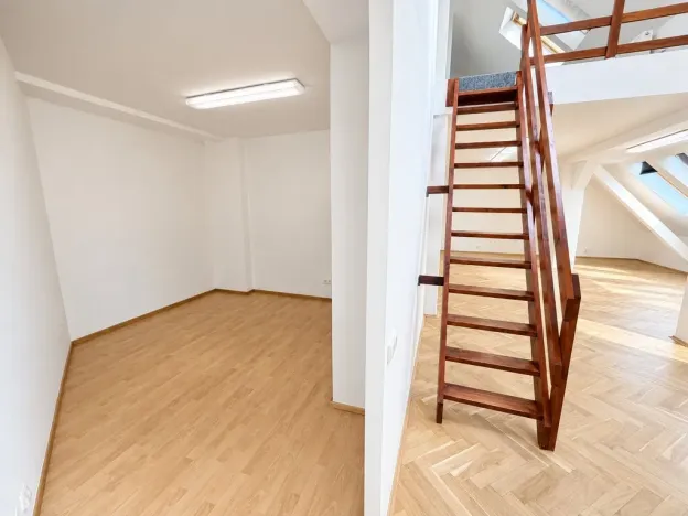 Pronájem kanceláře, Praha - Vršovice, Kodaňská, 150 m2