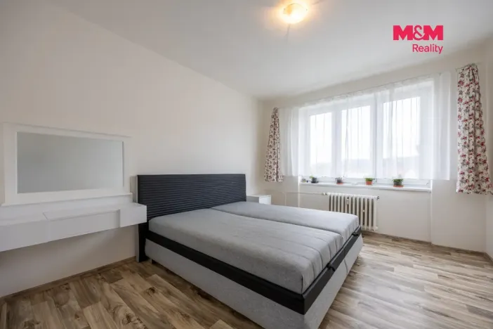 Prodej bytu 3+1, Klášterec nad Ohří - Miřetice u Klášterce nad Ohří, Václava Řezáče, 64 m2