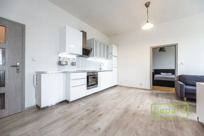 Pronájem bytu 2+kk, Praha, Oblouková, 50 m2