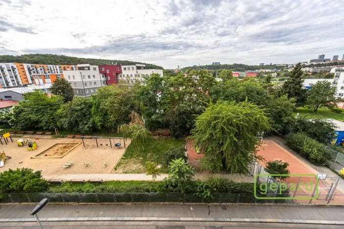 Pronájem bytu 2+kk, Praha, Oblouková, 50 m2
