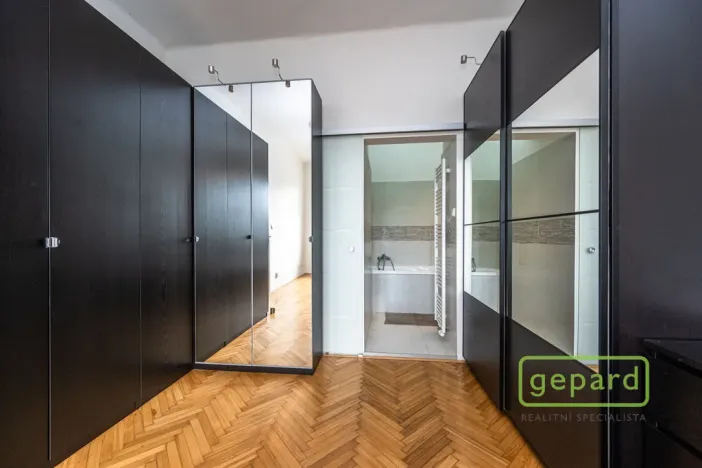 Pronájem bytu 2+kk, Praha, Oblouková, 50 m2