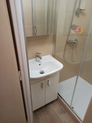 Pronájem bytu 2+kk, Třinec, Slezská, 36 m2