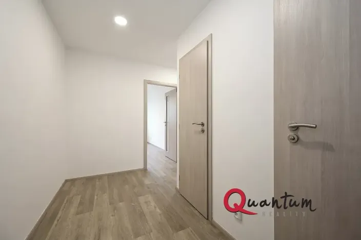 Pronájem bytu 2+kk, Praha - Žižkov, Roháčova, 43 m2