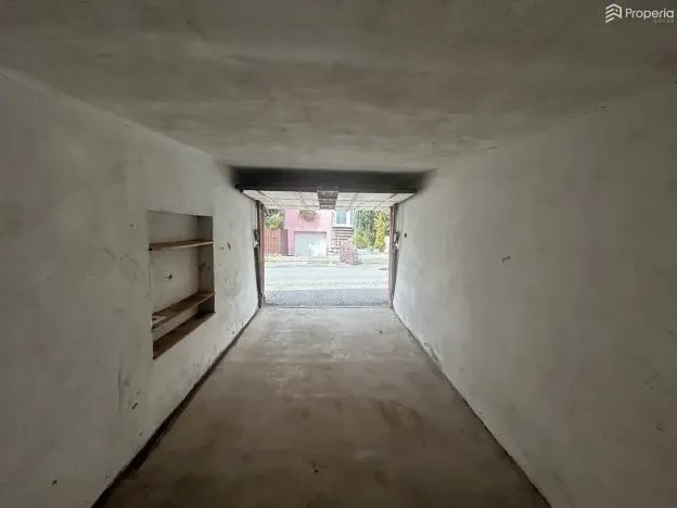 Pronájem garáže, Brno, Škrochova, 17 m2